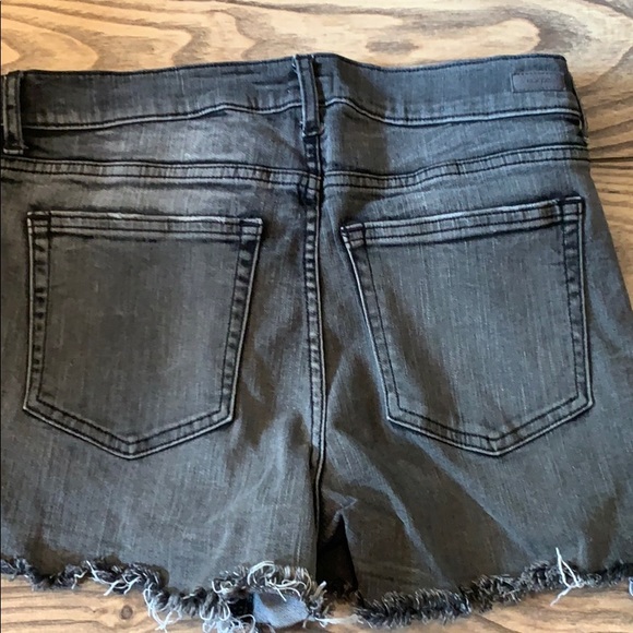 Sneak Peak Graywash Dark Distressed Jean Shorts - Picture 5 of 8